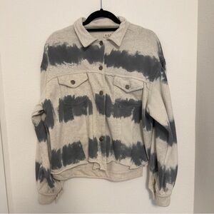 POL Tie Dye Overshirt Shacket Size Medium Women’s Buttoned Cotton Blend Oversize